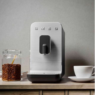 aparat-za-kavu-smeg-bcc01blmeu-mat-crni-63751-05050115.webp