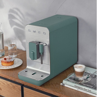 aparat-za-kavu-smeg-bcc12egmeu-smaragdno-zeleni-58614-05050136.webp