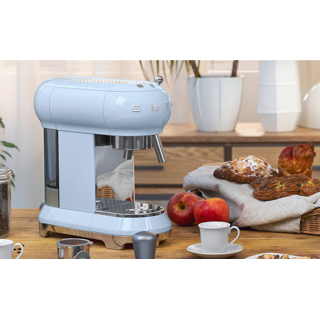 aparat-za-kavu-smeg-ecf01pbeu-pastelno-plavi-45875-05050108.webp