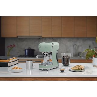 aparat-za-kavu-smeg-ecf02pgeu-18320-05050077_64670.jpg