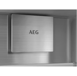 ugradbeni-hladnjak-aeg-tc9vs181bc-wifi-multichill-0-71534-01090807.webp