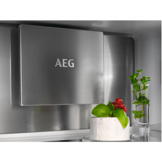 ugradbeni-hladnjak-aeg-tsc8m183dc-24283-01090688.webp