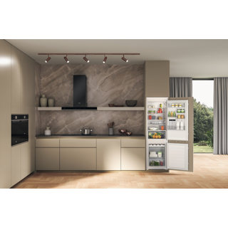 ugradbeni-hladnjak-whirlpool-whc18d051a1-68901-01090671.webp