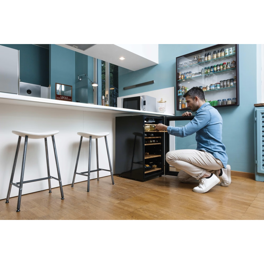 Hladnjak za vino Candy CWC154EEL/NFC