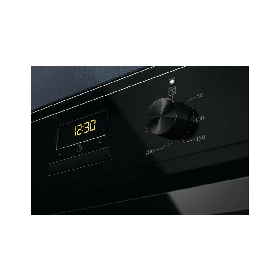 Pećnica Electrolux EOF3H50BK