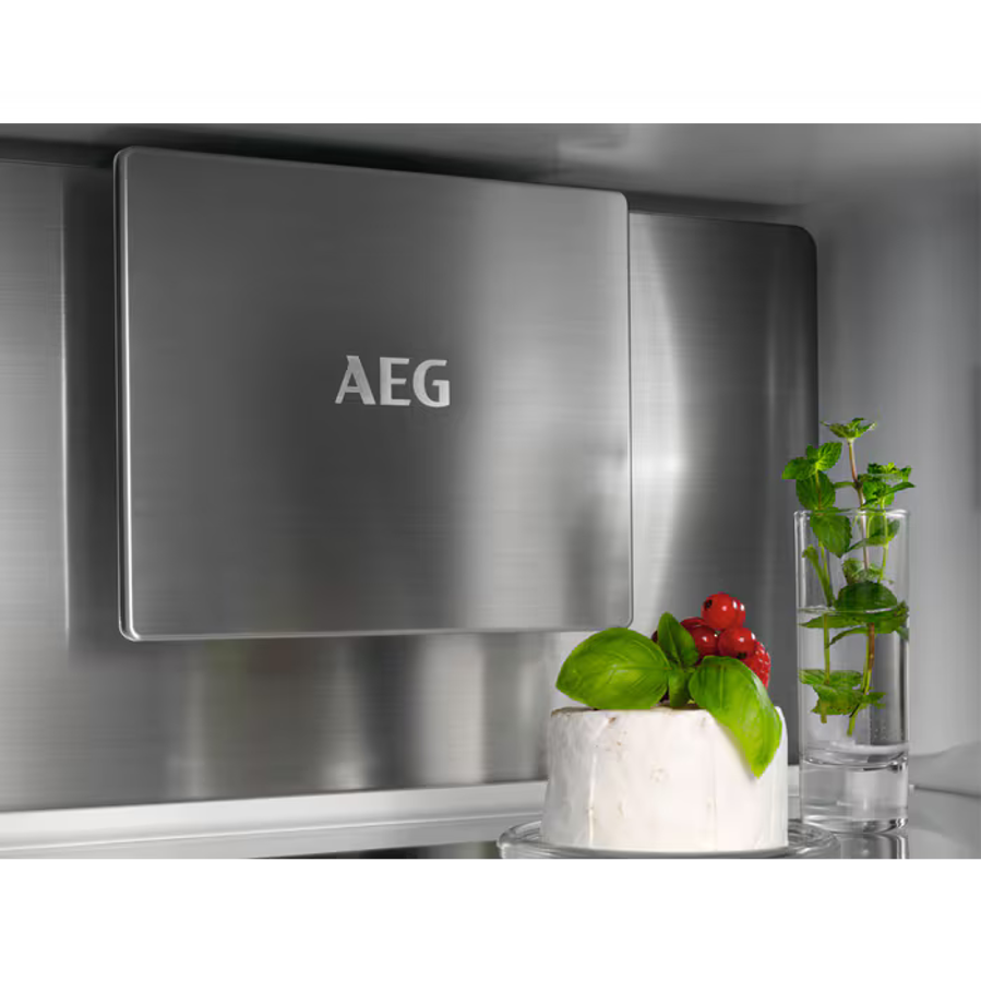 Ugradbeni hladnjak AEG TSC8M183DC