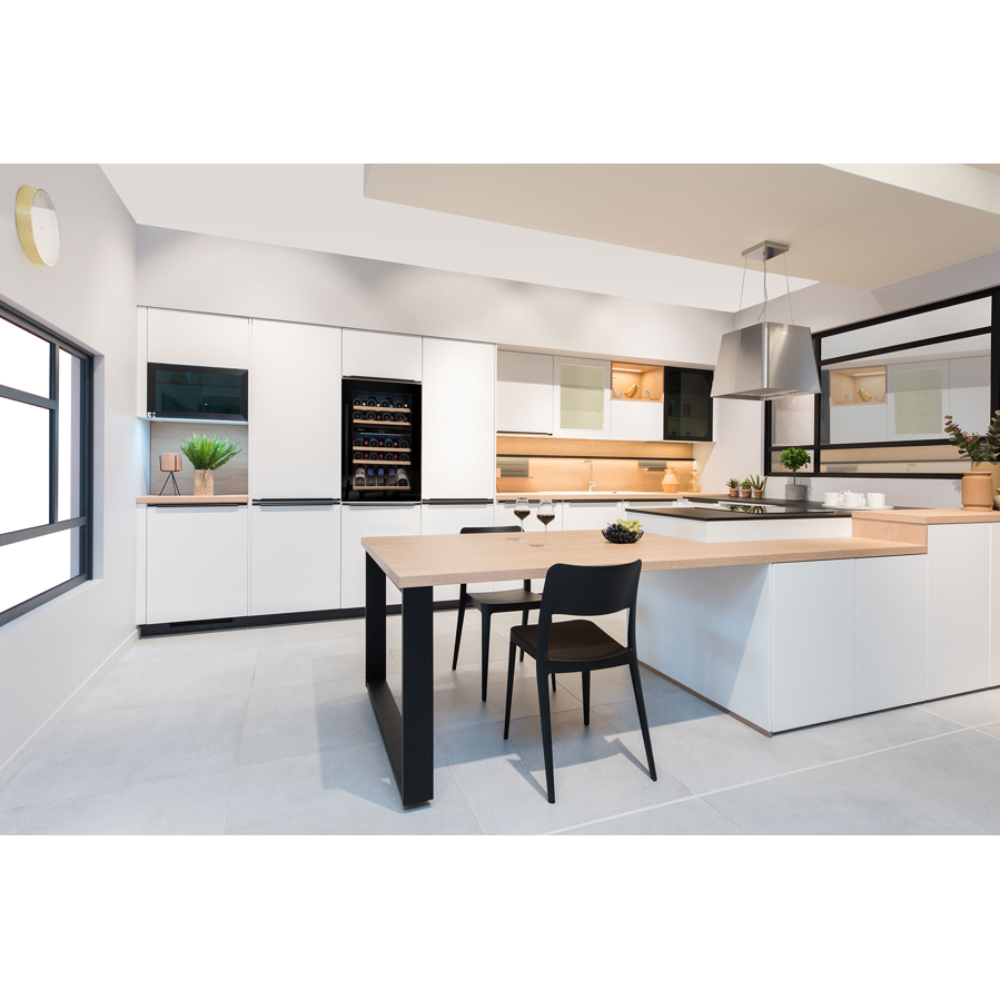 Ugradbeni hladnjak Avintage AVI48CDZA