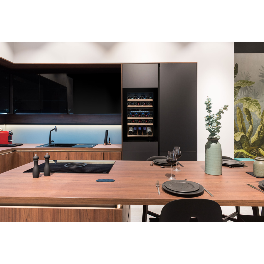 Ugradbeni hladnjak Avintage AVI48PREMIUM