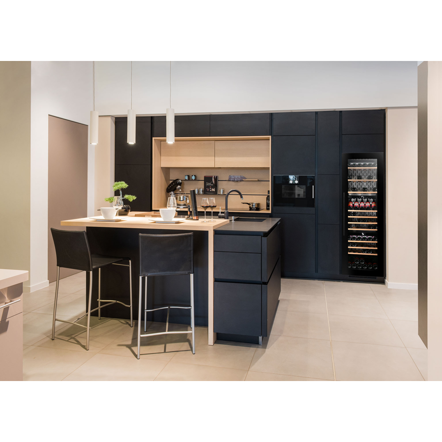 Ugradbeni hladnjak Avintage AVI98AC3ZI