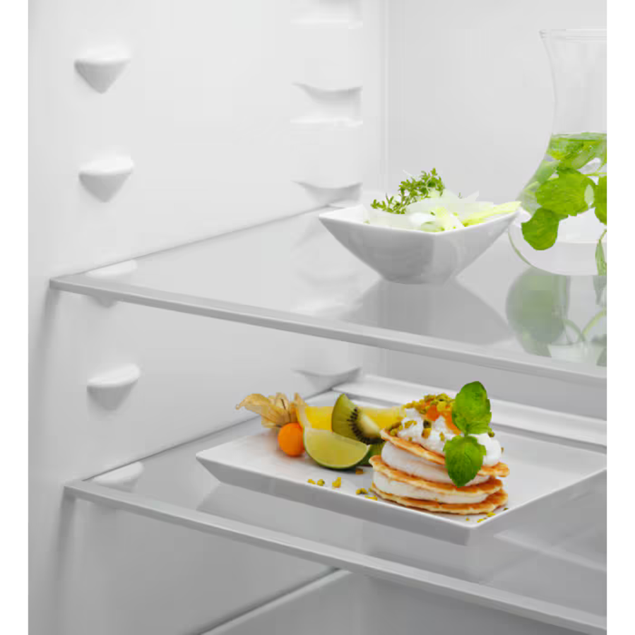 Ugradbeni hladnjak Electrolux ENA7TE75S 70x188cm