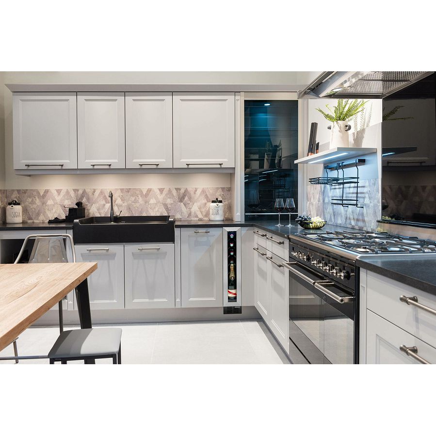 Ugradbeni hladnjak za vino Avintage AVU8TXA - 82cm