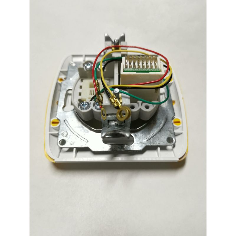 Utičnica ELBi Zirve za računalo i telefon