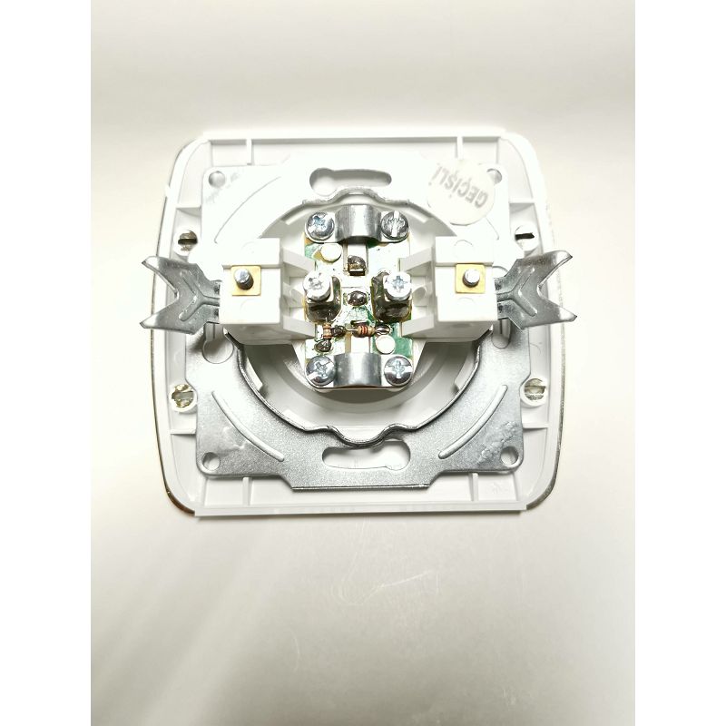 Utičnica ELBi Zirve za tv antenu prolazna/kranja